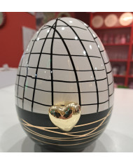 uovo ceramica, col. bianco/nero, con cuore oro, h. 17 cm, diam. 10 cm