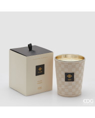 Candela Cuir con profumo, 900 gr, profumazione Foresta nera , col. panna, durata 65 ore, alt. 16 cm  in elegante scatola regalo