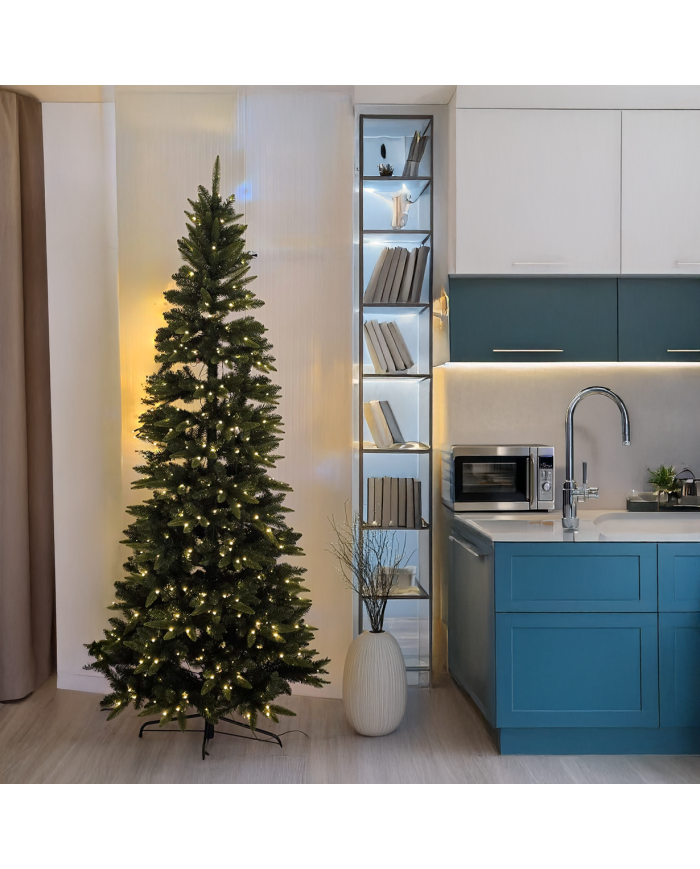 Abete slim realizzato in pvc+pe, altezza  240 cm, con 500 led bianco caldo, diam. 102 cm Abete slim realizzato in pvc+pe, altezza  240 cm, con 500 led bianco caldo, diam. 102 cm
