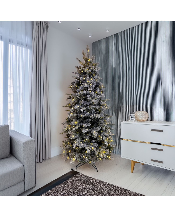 Abete realizzato in pvc+pe, altezza  180 cm, con 360 led bianco caldo, diam. 106 cm Abete realizzato in pvc+pe, altezza  180 cm, con 360 led bianco caldo, diam. 106 cm
