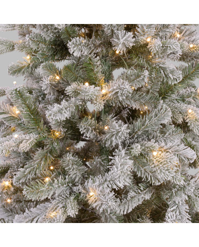 Abete realizzato in pvc+pe, altezza  180 cm, con 360 led bianco caldo, diam. 106 cm Abete realizzato in pvc+pe, altezza  180 cm, con 360 led bianco caldo, diam. 106 cm