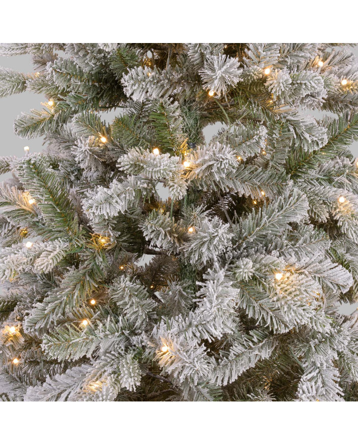 Abete realizzato in pvc+pe, altezza  180 cm, con 360 led bianco caldo, diam. 106 cm Abete realizzato in pvc+pe, altezza  180 cm, con 360 led bianco caldo, diam. 106 cm