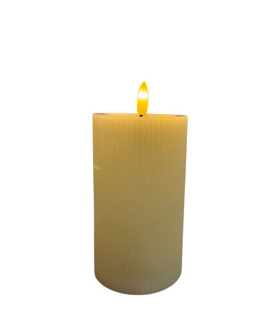 Candela rigata led, in-out, avorio, diam. 7.5 cm, h. 12.5 cm, bianco caldo , batterie:2AA non incluse Candela rigata led, in-out, avorio, diam. 7.5 cm, h. 12.5 cm, bianco caldo , batterie:2AA non incluse