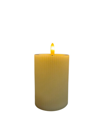 Candela rigata led, in-out, avorio, diam. 7.5 cm, h. 10 cm, bianco caldo , batterie:2AA non incluse Candela rigata led, in-out, avorio, diam. 7.5 cm, h. 10 cm, bianco caldo , batterie:2AA non incluse